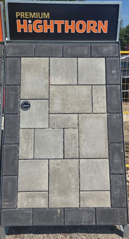 Triple H Highthorn Premium Platinum patio stone